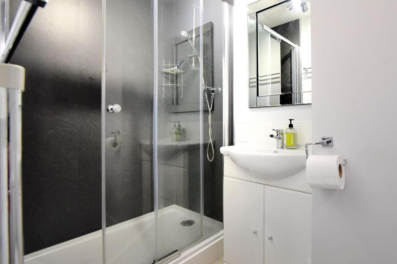 The Retreat Apartment Лайм Риджис Екстериор снимка